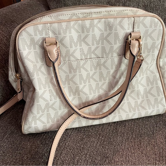 Michael Kors Logo sachet bag - Picture 2 of 12